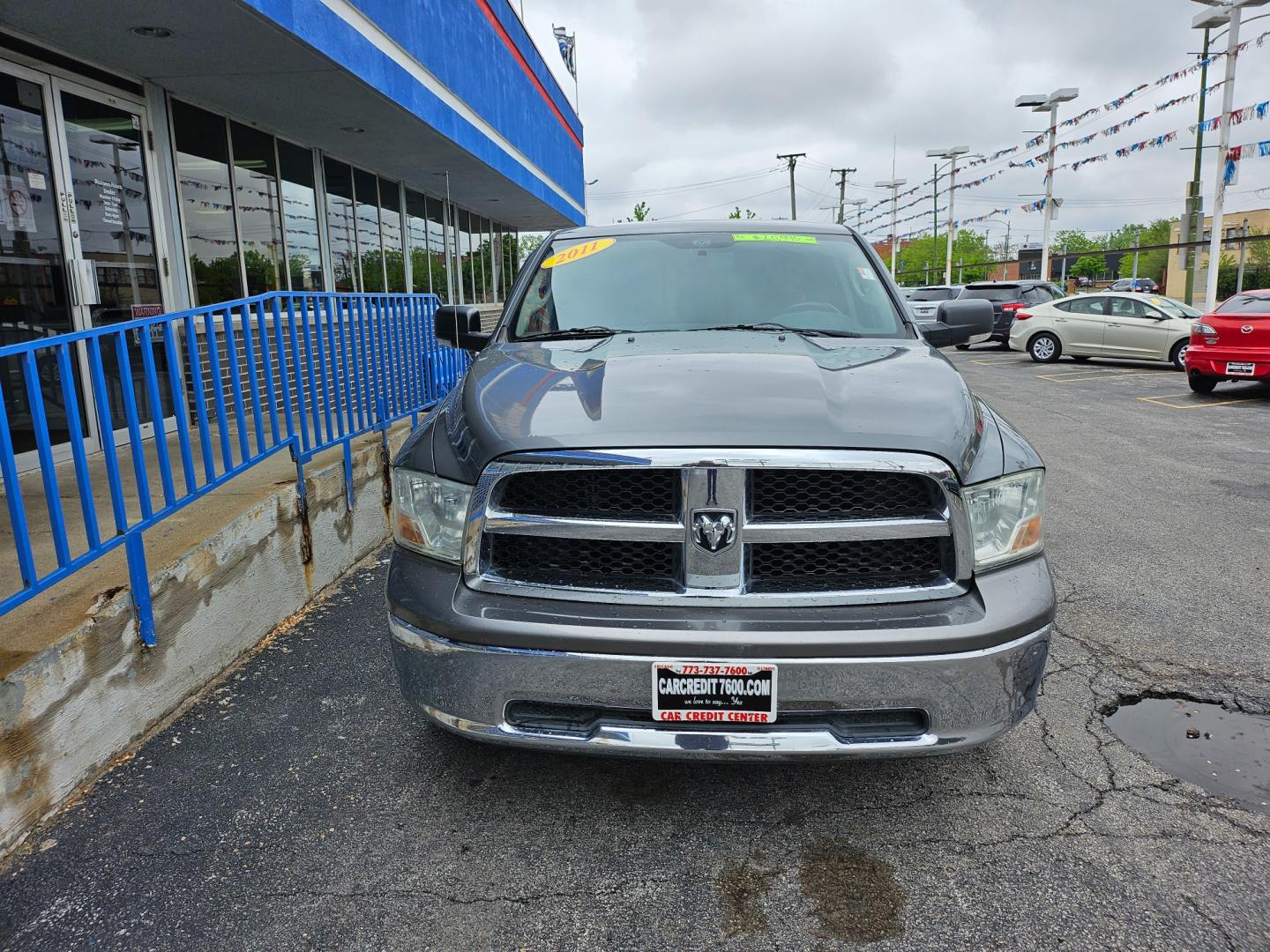 2011 GRAY Dodge Ram 1500 SLT Crew Cab 2WD (1D7RB1CP4BS) with an 4.7L V8 SOHC 16V FFV engine, 5-Speed Automatic transmission, located at 7600 S Western Ave., Chicago, IL, 60620, (773) 918-3980, 0.000000, 0.000000 - Photo#2